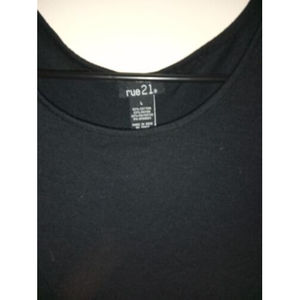 Rue 21 Black T Shirt Size Large Long Back.
